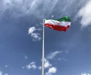 شهردار خلخال  از  نصب  ابرپرچم های شهر خلخال  خبر داد
